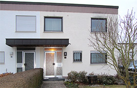 Eingangsbereich des Reihenhauses vor dem Umbau